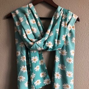 Daisy Scarf